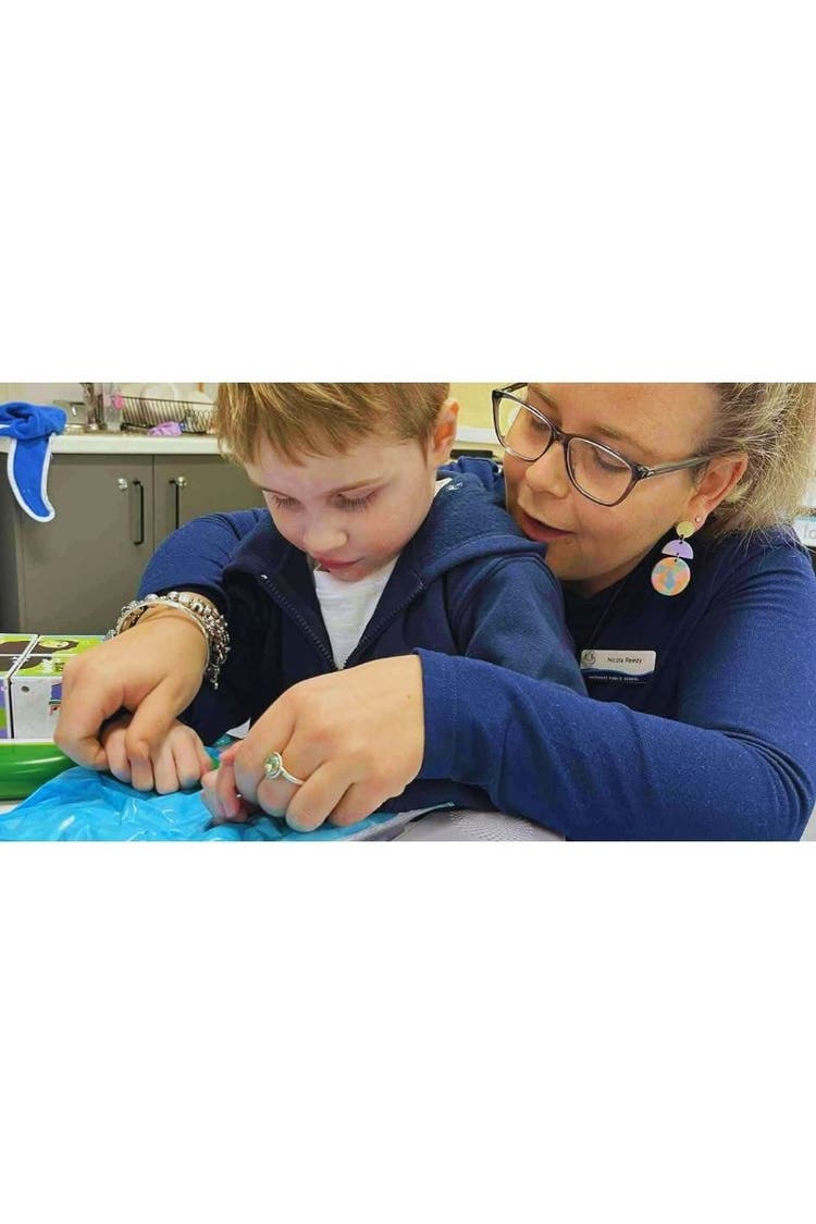 Copy of DA - Card Container - Horizontal - Card Container (H) Template - with subject guide (2)